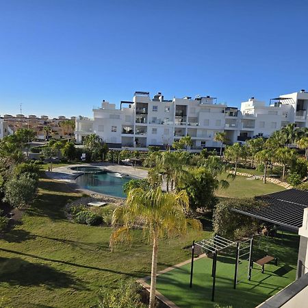 Nice 2 Bedroom Bali Apartment With Sea Views Τορεβιέχα Εξωτερικό φωτογραφία