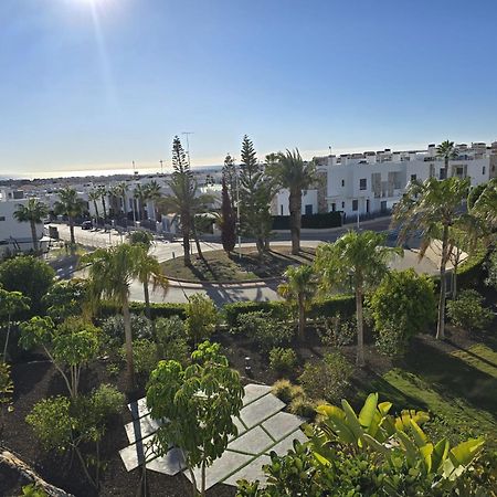 Nice 2 Bedroom Bali Apartment With Sea Views Τορεβιέχα Εξωτερικό φωτογραφία