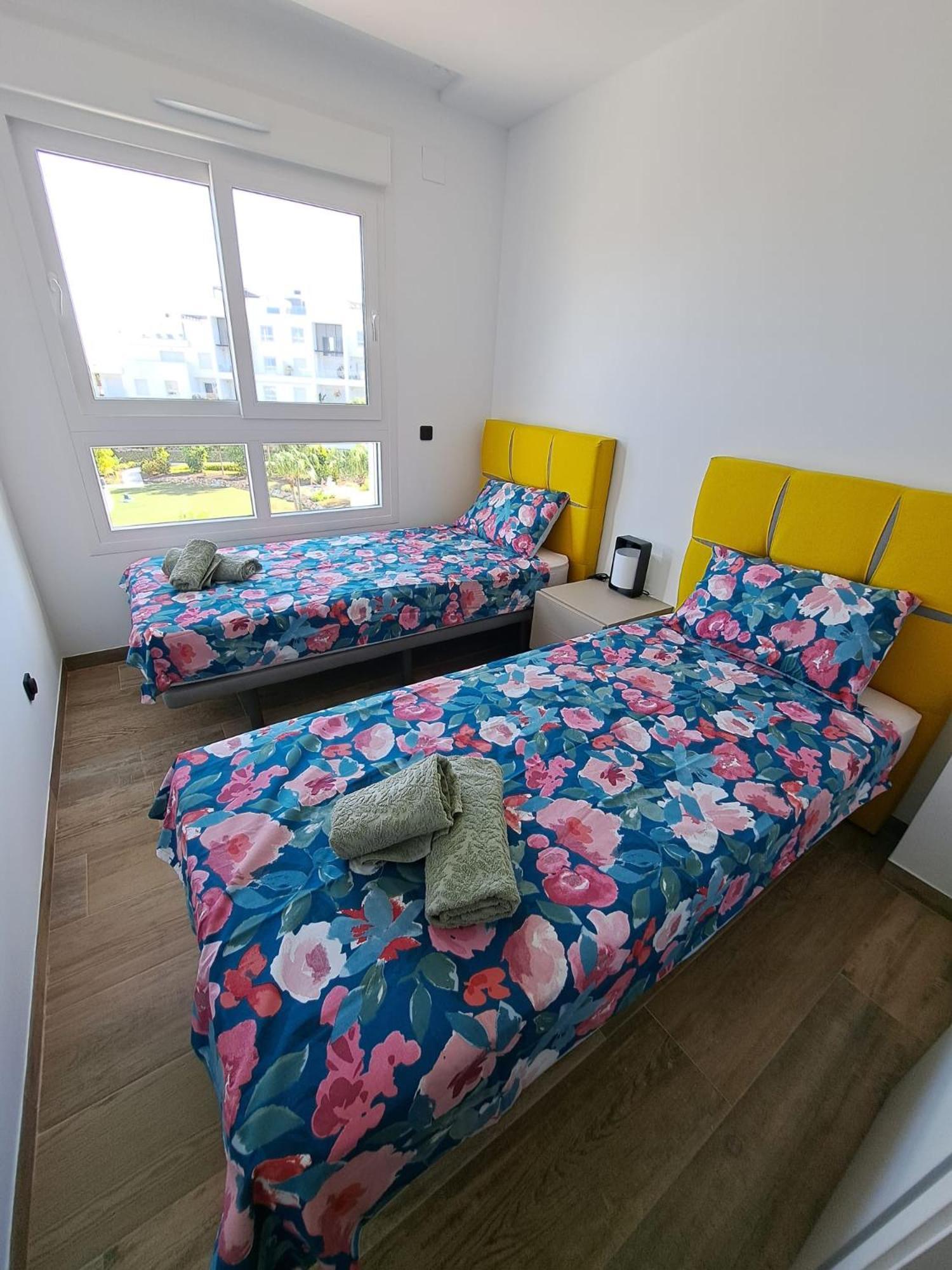 Nice 2 Bedroom Bali Apartment With Sea Views Τορεβιέχα Εξωτερικό φωτογραφία