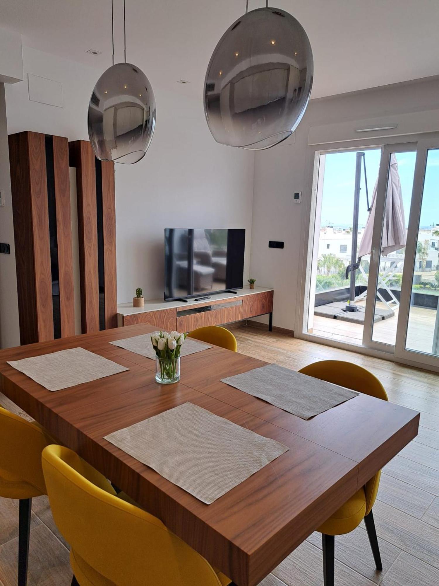 Nice 2 Bedroom Bali Apartment With Sea Views Τορεβιέχα Εξωτερικό φωτογραφία