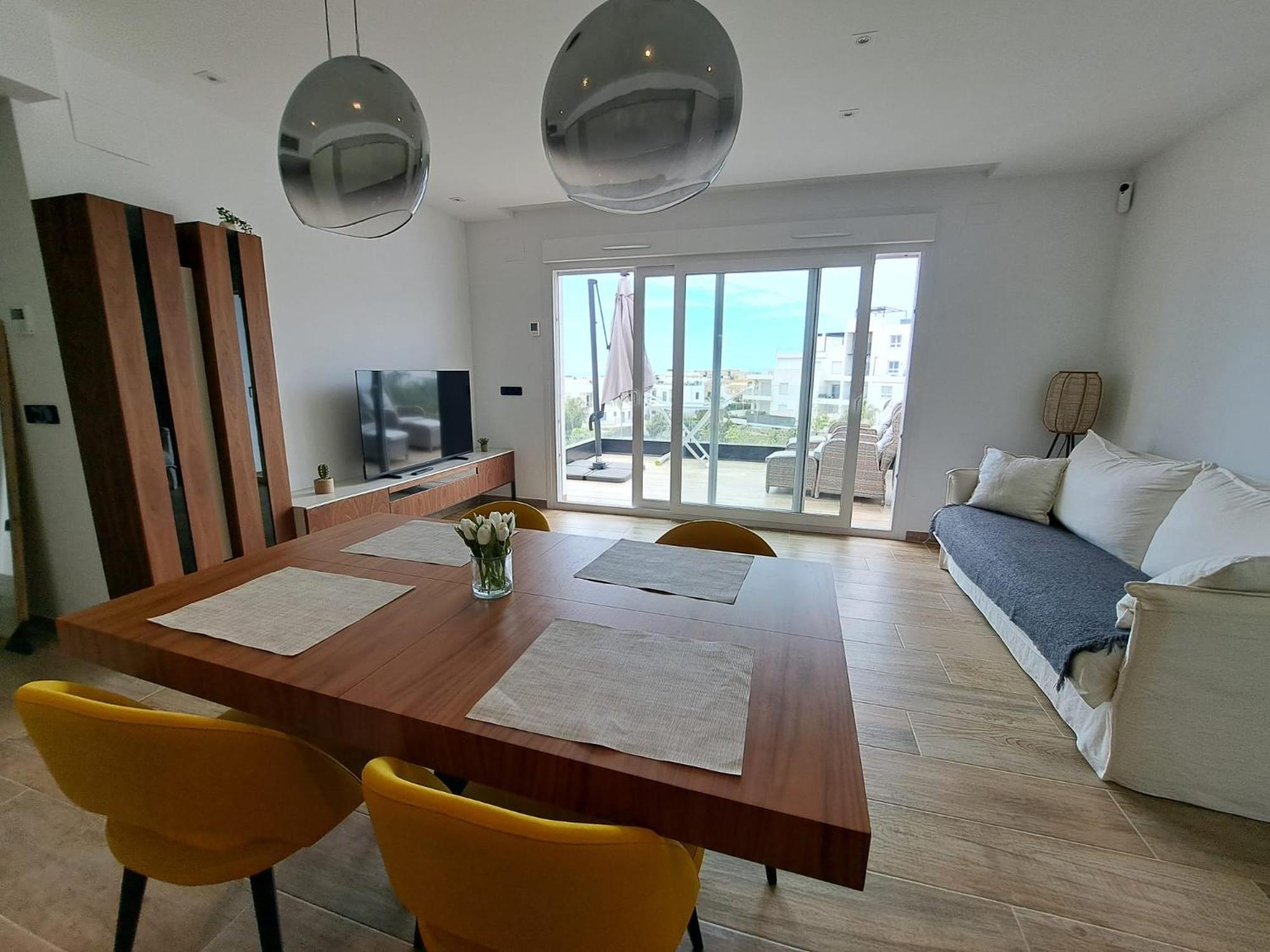 Nice 2 Bedroom Bali Apartment With Sea Views Τορεβιέχα Εξωτερικό φωτογραφία
