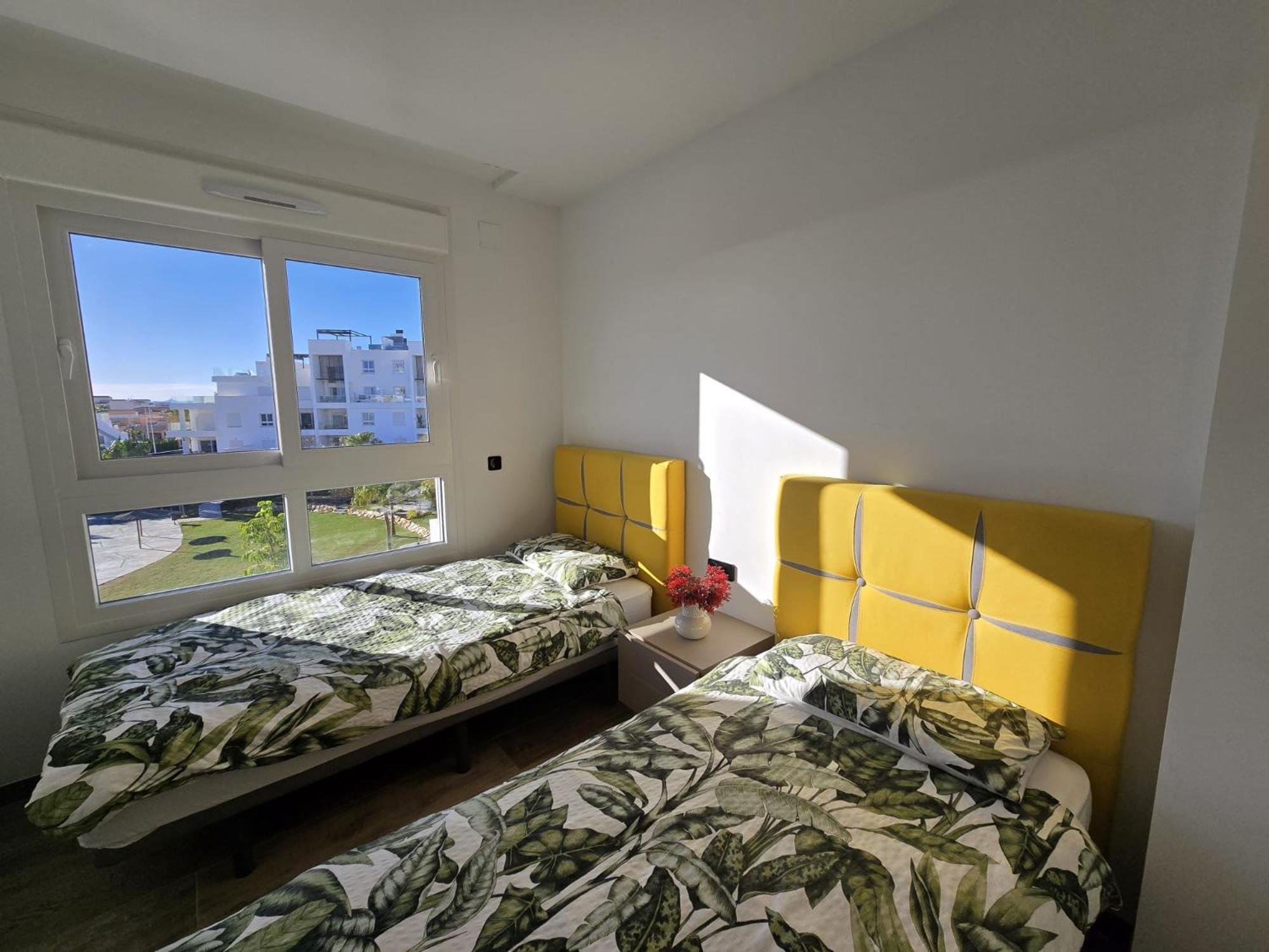 Nice 2 Bedroom Bali Apartment With Sea Views Τορεβιέχα Εξωτερικό φωτογραφία